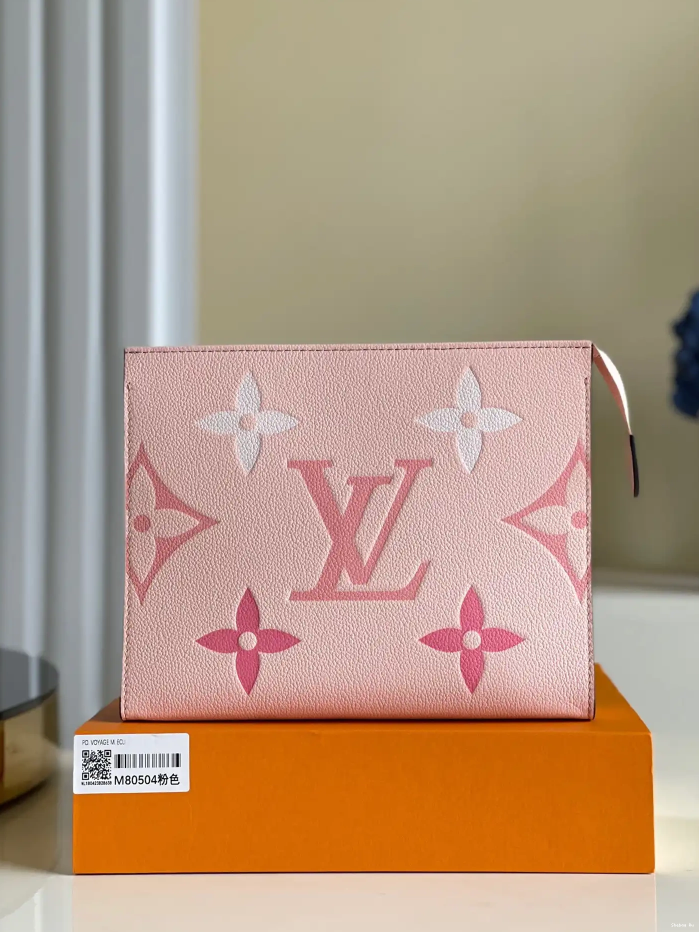 VUITTON LOUIS POUCH TOILETRY 26 0615